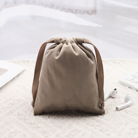 Sac à bijoux en velours doux avec logo personnalisé, petit emballage cadeau, pochette anti-poussière en velours avec cordon de serrage, pochette en velours scintillant avec cordon de serrage