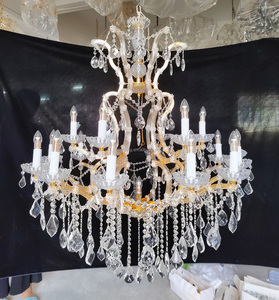 Lampadario in Ferro e Cristallo R&J per Interni, Garanzia di 4 Anni, Illuminazione a 360° per Decorazioni di Matrimoni ed Eventi - Product Image 3