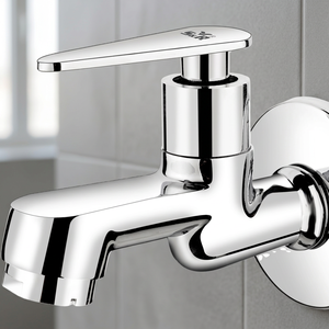 Grifo de pared de latón cromado duradero, válvula de plomería de alta resistencia para baño, jardín y uso general. - Product Image 2