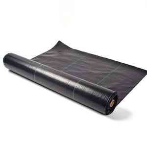 Membrane de contrôle des mauvaises herbes Film chaud Tapis de mauvaises herbes noir Pépinière <span class=keywords><strong>Anti</strong></span>-<span class=keywords><strong>herbe</strong></span> Tissu avec <span class=keywords><strong>traitement</strong></span> UV - Product Image 5