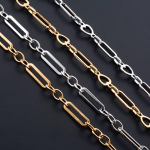 Collier ras du cou chic en acier inoxydable plaqué or avec pendentif cœur rectangulaire pour femmes et hommes, accessoires de bijoux en métal - Product Image 2