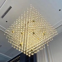 Lustre LED créatif en cristal à trois couches, design ciel étoilé, cube, télécommande, hauteur réglable, doré, taille moyenne, pour hall d'hôtel et salon