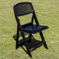 Chaises pliantes en résine légères et imperméables en gros avec impression par tampon pour mobilier de jardin et événements de mariage