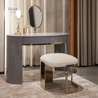 Coiffeuse moderne de maquillage en bois de luxe avec miroir et tiroirs Mobilier de chambre à coucher à panneaux de haute qualité avec rangements