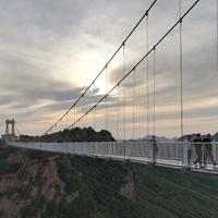 Pont suspendu en câble d'acier préfabriqué au design moderne, garantie 5 ans, idéal pour les supermarchés et centres commerciaux