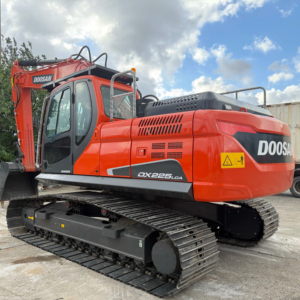 รถขุดไฮดรอลิก DOOSAN DX225 แบบตีนตะขาบ มือสอง สภาพ 90% ผลิตในเกาหลี ราคาถูก พร้อมมอเตอร์ รับประกัน 1 ปี ขาย - Product Image 1