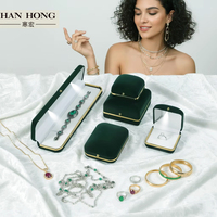 Coffret de bijoux fait main en usine : collier, bague, bracelet, boîte à bijoux personnalisée en velours vert avec éclairage LED