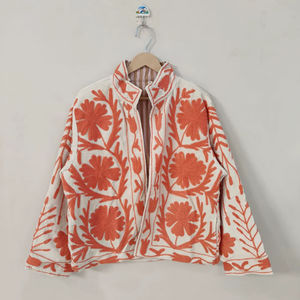 Veste en velours Suzani, veste Suzani brodée à la main, veste Suzani bohème pour femmes, cadeaux pour elle, nouveau motif - Product Image 1