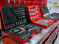 Ensemble d'outils de réparation automobile métriques Lutro 150 pièces, kit de clés à douille à cliquet, outils à main pour l'entretien des voitures