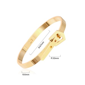 Pulsera de Acero Inoxidable Chapada en Oro para Mujer, Tipo Brazalete - Product Image 4