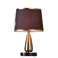 Lampe de table style nordique moderne en forme de champignon, abat-jour en verre original, base en métal, lampe de lecture LED pour chambre d'enfant