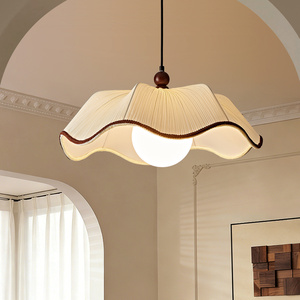Lustre suspendu en <span class=keywords><strong>tissu</strong></span> plissé festonné avec bordure tressée et <span class=keywords><strong>boule</strong></span> en bois, style rétro crème, pour cuisine et chambre - Product Image 1