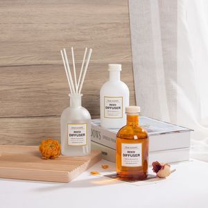 Loris – désodorisant de noël, huile de parfum de luxe, parfum de maison, diffuseur en bouteille noir, bouteille avec bâton et boîte - Product Image 6