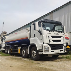 รถบรรทุกน้ำมันดีเซล ISUZU FVR GIGA 25000 ลิตร พร้อมปั๊มและถังหลายช่องสำหรับจ่ายน้ำมัน - Product Image 2