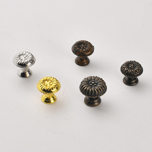 Retro Chrysanthemum European Style Round <b>Drawer</b> <b>Knob</b> Zinc Alloy Durable Cabinet Handle - Product Image 3