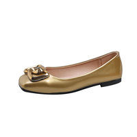 Mocassins plats à bout carré pour femmes, grandes tailles 41-44, en cuir verni, avec soutien de la voûte plantaire, boucle métallique, chaussures décontractées pour tous les jours, toutes saisons