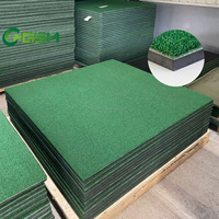 Tapis d'entraînement robuste GSM 5 pieds x 5 pieds avec base en caoutchouc dur de 35 mm et couche de gazon en nylon de 15 mm pour la pratique du golf en extérieur