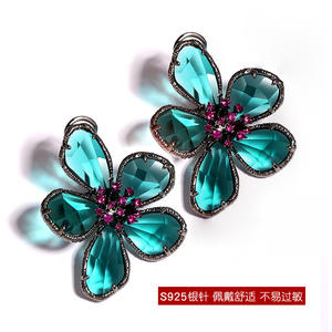 Pendientes de Flores Vintage para Mujer, Tendencia 2026, Estilo Coreano, Personalizados con Pedrería, Aleación Chapada en Oro de 14K, Accesorio Diario para Fiesta - Product Image 6