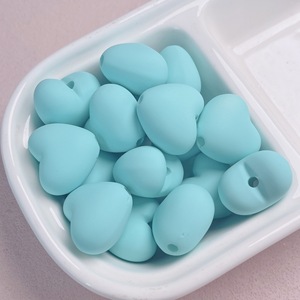 Accessorio Fai da Te per Catena Telefono e Portachiavi: <span class=keywords><strong>Perline</strong></span> a Cuore Morbide in Acrilico con Effetto Tattile Macaron, Fatte a Mano - Product Image 3