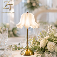 Lampe de table LED portable de luxe en métal avec contrôle tactile, intensité réglable, sans fil, rechargeable sur batterie pour mariage, chambre, restaurant