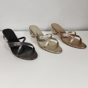 Sandali da donna con tacco a spillo e decorazioni a foglia con strass, punta aperta, slip-on, eleganti per feste, matrimoni e serate. - Product Image 5
