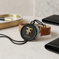 Attaches de luxe personnalisées en feuille d'or pour étiquettes volantes, étiquettes de prix en plastique, cordons de suspension pour vêtements et accessoires vestimentaires avec LOGO en relief
