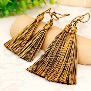 Bán buôn tua rua đen vàng 7cm nhiều màu sắc, dùng làm phụ kiện trang trí chai nước hoa, treo rèm cửa. - Product Image 1