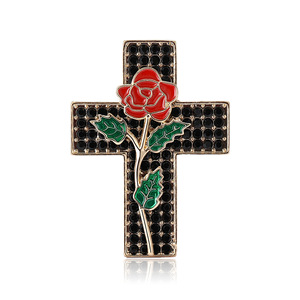 Pin Bros Salib Mawar dengan Berlian Imitasi dan Bunga Enamel untuk Jaket Wanita, 47x35mm, Putih Hitam - Product Image 5