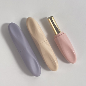 Tubo de Lápiz Labial Irregular de Plástico de 3g, Apertura Inclinada, Envase de Bálsamo Labial con Forma Única, Cierre Giratorio a Presión, Tubo de Cera, Serigrafía - Product Image 4