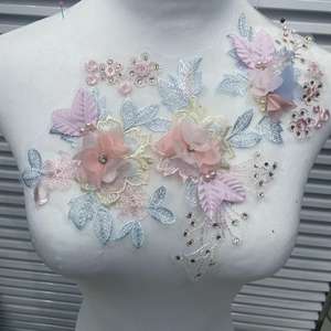 Трехмерная вышивка, стразы, термоклеевые аппликации в виде цветов - Product Image 1