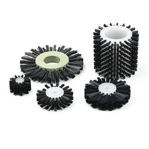 Cepillo de rodillo transportador en espiral de crin de nailon con eje cilíndrico de plástico industrial personalizado para limpieza y lavado - Product Image 2