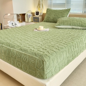 Toptan Yeni Tasarım Nefes Alabilen Yumuşak Peluş Kışlık Yatak Örtüsü Çarşaf Koruyucu Sade Stil Yatak Paspası - Product Image 3