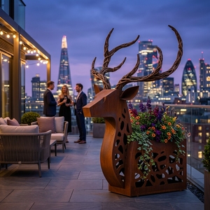 Sculpture de tête de cerf en acier Corten avec jardinière intégrée, statue de cerf creuse en acier patiné pour aménagement paysager - Product Image 4