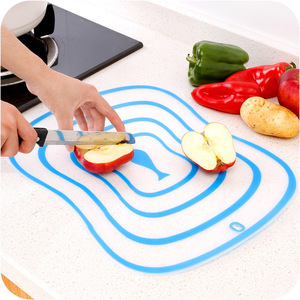 Planche à découper transparente givrée et flexible, planche à découper de cuisine, planche à découper en plastique antidérapante pour fruits, vente en gros. - Product Image 1