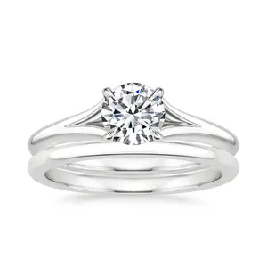 18K Gold Round D Colour Vvs Solitaire Reverie Moissanite Diamond Ring And Rounded Inside Edge Ring Composition Wedding Rings Set