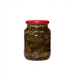 Cornichones de pepino enlatados picantes y especiados con sal y condimentos - Product Image 1