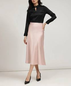 Falda casual rosa de satén de acetato transpirable con volantes y corte en A, de cintura natural. - Product Image 1