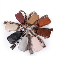 Sac bandoulière tendance pour femme en cuir PU et cuir végétalien, avec fermeture éclair, personnalisable, sac de poitrine sport à motif rayé et chaîne