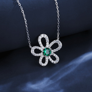 Collar de Plata 925 con Esmeralda Cultivada, Diseño de Flor Elegante, para Uso Diario, Cumpleaños, un Gran Regalo Sorpresa para Chicas - Product Image 3