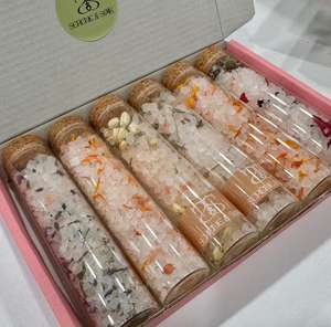 S & Soak, venta al por mayor, <span class=keywords><strong>sal</strong></span> <span class=keywords><strong>de</strong></span> baño <span class=keywords><strong>de</strong></span> flores <span class=keywords><strong>de</strong></span> cristal orgánico <span class=keywords><strong>de</strong></span> lujo, Etiqueta Privada, espuma <span class=keywords><strong>de</strong></span> rosa, compra a granel - Product Image 1