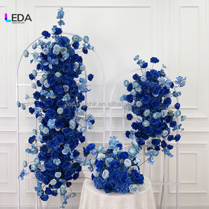 Camino de Mesa con Rosas Azules LEDA, Decoración Floral Hecha a Mano para Bodas y San Valentín - Product Image 5