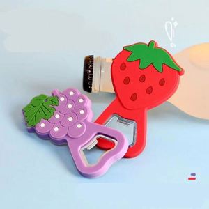 Cadeau promotionnel, joli porte-clés multifonctionnel créatif portable, ouvre-bouteille, porte-clés en PVC et métal - Product Image 3