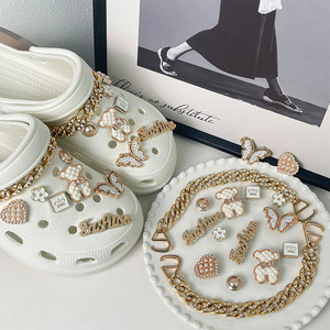 Rednote Ins <span class=keywords><strong>D</strong></span>écorations de chaussures Mignon dessin animé <span class=keywords><strong>Ours</strong></span> blanc Papillon <span class=keywords><strong>Boucle</strong></span> de chaussure Accessoires pour sabots Bling Designer Charms de chaussures - Product Image 1