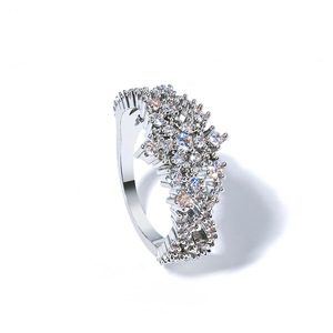 Anillo de circonita con diseño de copo de nieve hueco multicapa estilo hip-hop, personalizable, de diseño simple y versátil - Product Image 3