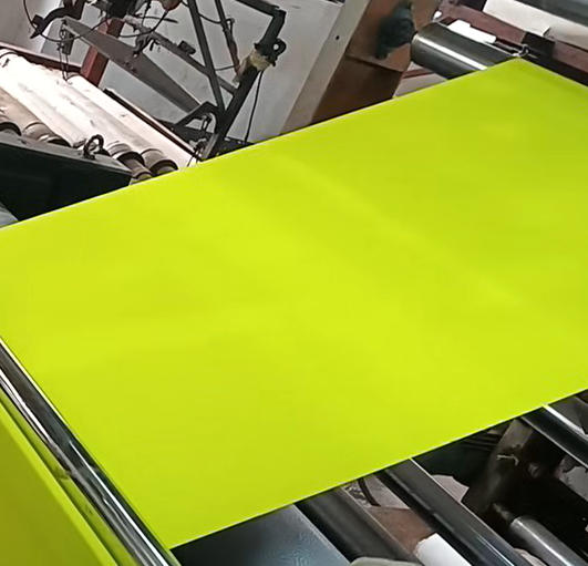 Jaune