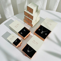 Boîte à bijoux rigide recyclable avec logo personnalisé du fabricant, doublure en éponge pour lunettes, montres, emballage cadeau, estampage à chaud en feuille d'or, mariage
