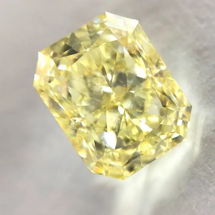 1,63 ct Yellow Fancy Vivid Radiant Cut Synthetisches HPHT Lab Grown erstellt Loose Diamond Lab Diamond