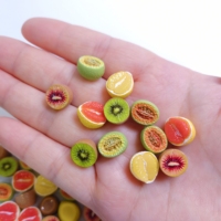 Lot de 14x13mm de mini-fruits réalistes en résine, tranches d'agrumes et de kiwi mélangées, pour scrapbooking et DIY