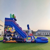 Toboggan aquatique gonflable commercial PVC Aventure spatiale Astronaute Alien avec piscine pour location commerciale