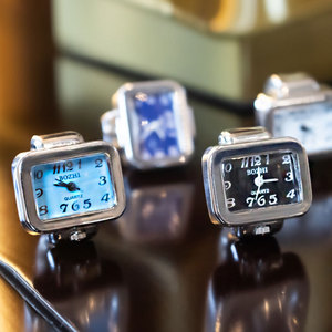 แหวนนาฬิกาส่วนตัว รุ่นขายดีสำหรับการค้าต่างประเทศ มินิแฟชั่นสุดฮิต แหวนคู่รักสแตนเลสหรูหราสำหรับทุกเพศ - Product Image 3